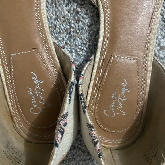 Accepting offers- 2 pairs of flats- Crown Vintage and CL by Laundry - Picture 4 of 14